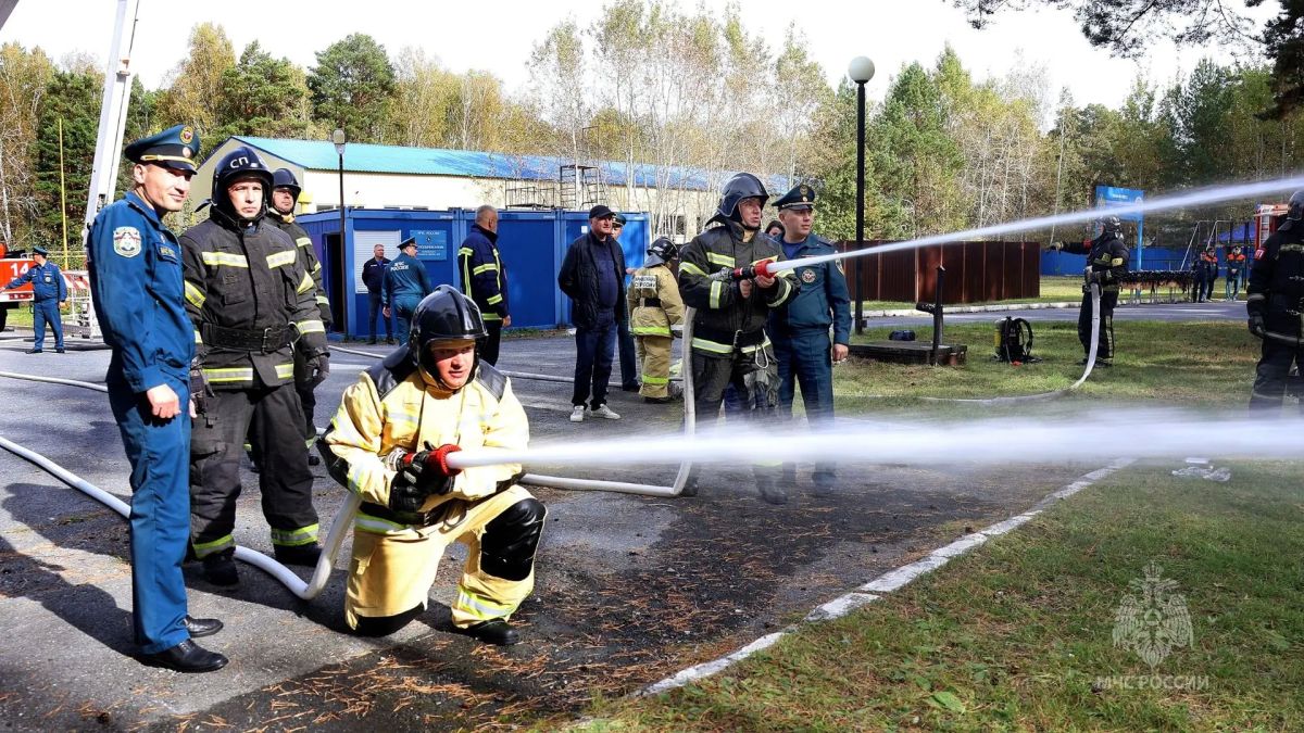 Испытания огнём и водой!. На базе Тюменского учебного центра ФПС МЧС России состоялось инструкторско - методическое занятие для руководителей федеральных органов исполнительной власти и правоохранительных органов... Испытания огнём и водой!. На базе Тюменского учебного центра ФПС МЧС России состоялось инструкторско - методическое занятие для руководителей федеральных органов исполнительной власти и правоохранительных органов...