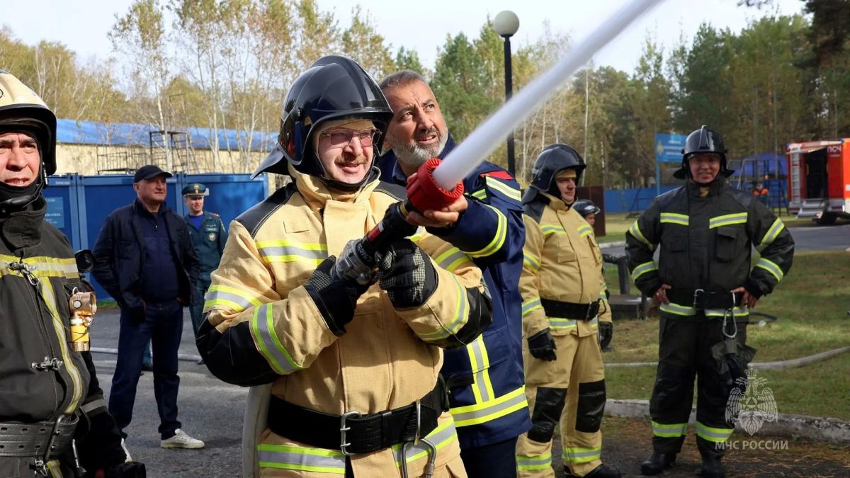 Испытания огнём и водой!. На базе Тюменского учебного центра ФПС МЧС России состоялось инструкторско - методическое занятие для руководителей федеральных органов исполнительной власти и правоохранительных органов... Испытания огнём и водой!. На базе Тюменского учебного центра ФПС МЧС России состоялось инструкторско - методическое занятие для руководителей федеральных органов исполнительной власти и правоохранительных органов...