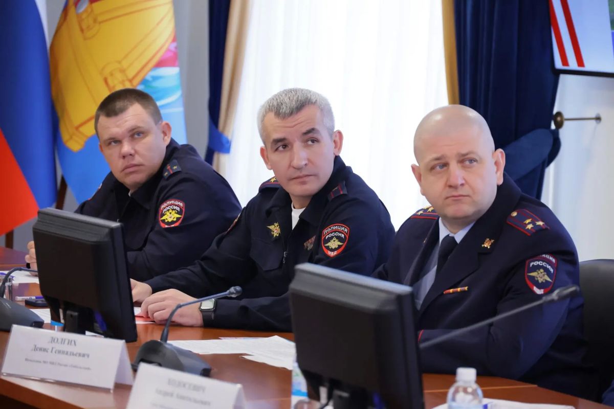В Тобольске состоялось областное итоговое совещание с участием начальника Госавтоинспекции региона Андрея Миллера и коллег из соседних регионов В Тобольске состоялось областное итоговое совещание с участием начальника Госавтоинспекции региона Андрея Миллера и коллег из соседних регионов
