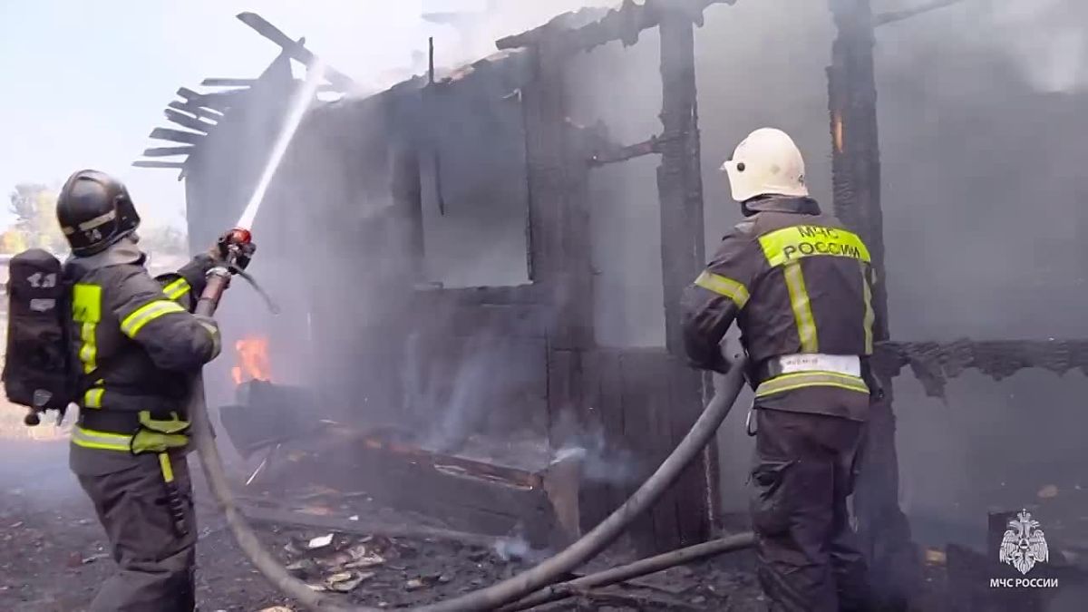Огнеборцы ликвидировали пожар на улице Магаданская