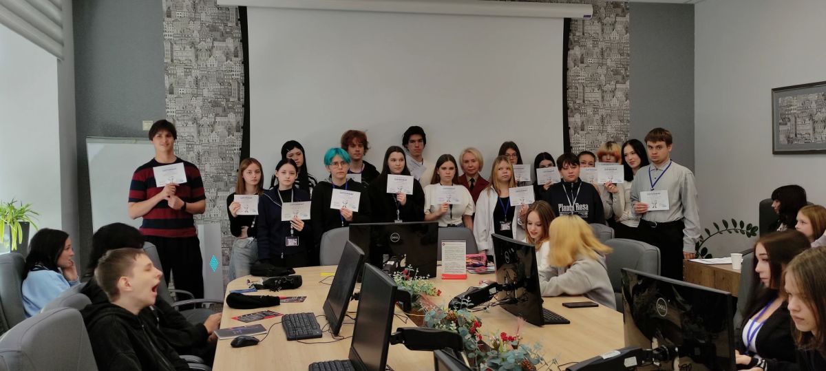 Очный этап третьего этапа Всероссийского проекта «Диктант здоровья» на тему цифровой гигиены сотрудники регионального Управления Роспотребнадзора провели для первокурсников Тюменского техникума индустрии питания, коммерции и... Очный этап третьего этапа Всероссийского проекта «Диктант здоровья» на тему цифровой гигиены сотрудники регионального Управления Роспотребнадзора провели для первокурсников Тюменского техникума индустрии питания, коммерции и...