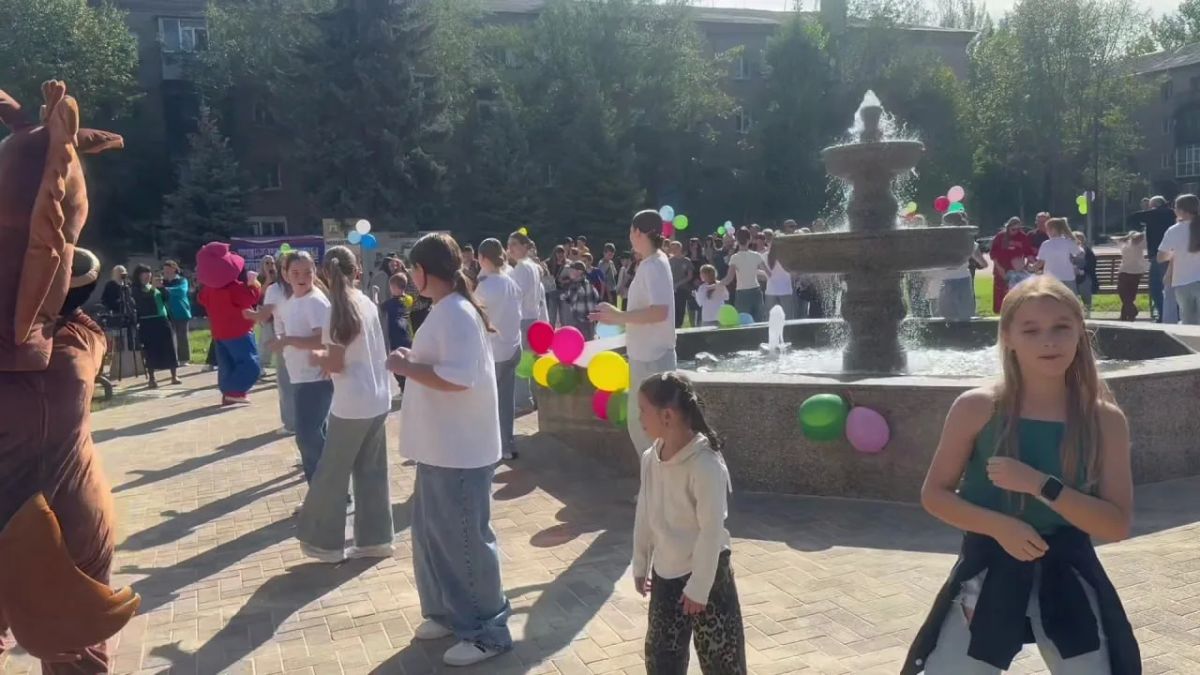 С Днём города Молодогвардейска и Днём воссоединения ДНР, ЛНР, Запорожской и Херсонской областей жителей подшефного нашему региону Краснодонского округа поздравили тюменские строители С Днём города Молодогвардейска и Днём воссоединения ДНР, ЛНР, Запорожской и Херсонской областей жителей подшефного нашему региону Краснодонского округа поздравили тюменские строители
