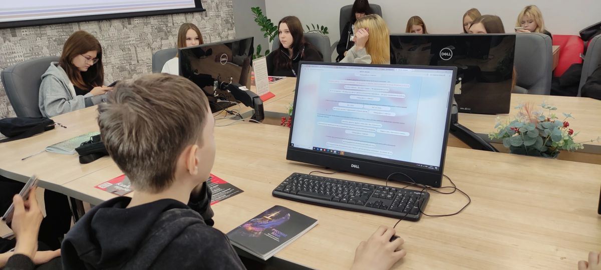Очный этап третьего этапа Всероссийского проекта «Диктант здоровья» на тему цифровой гигиены сотрудники регионального Управления Роспотребнадзора провели для первокурсников Тюменского техникума индустрии питания, коммерции и... Очный этап третьего этапа Всероссийского проекта «Диктант здоровья» на тему цифровой гигиены сотрудники регионального Управления Роспотребнадзора провели для первокурсников Тюменского техникума индустрии питания, коммерции и...