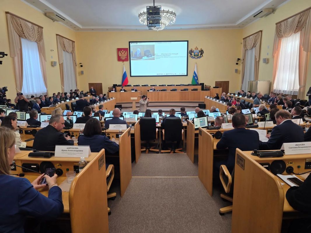 Началось первое заседание Тюменской областной Думы VIII созыва