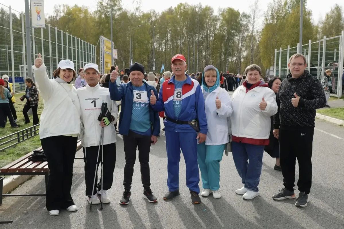 Сегодня мы чествуем наше старшее поколение Сегодня мы чествуем наше старшее поколение