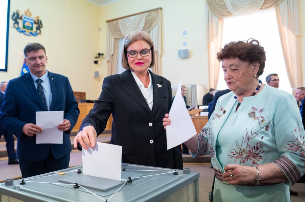В Тюменской областной думе восьмого созыва будет работать 5 комитетов и одна комиссия - их перечень сохранен, как и в предыдущем созыве В Тюменской областной думе восьмого созыва будет работать 5 комитетов и одна комиссия - их перечень сохранен, как и в предыдущем созыве