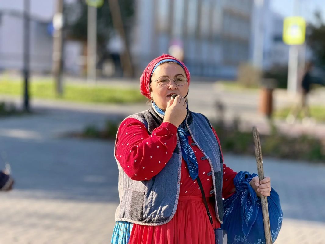 На Никольской площади в Тюмени прошло открытие и обход выставочной композиции Первого Международного фестиваля ландшафтного дизайна, благоустройства и озеленения «Сады времени» На Никольской площади в Тюмени прошло открытие и обход выставочной композиции Первого Международного фестиваля ландшафтного дизайна, благоустройства и озеленения «Сады времени»
