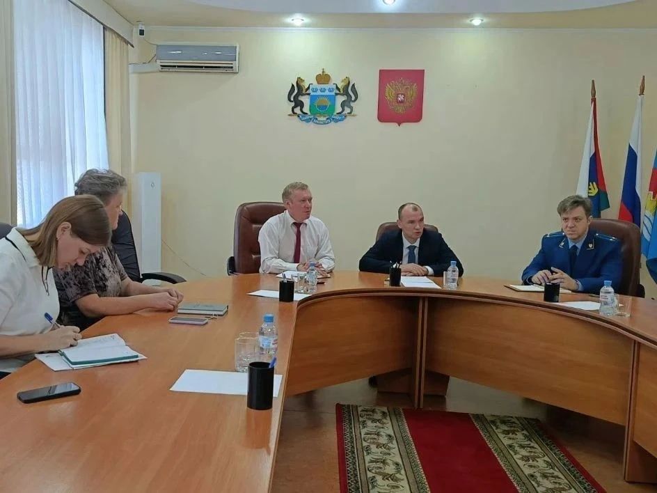 Прокурор Упоровского района Дмитрий Софьин принял участие в личном приеме, организованном Уполномоченным по защите прав предпринимателей в Тюменской области Павлом Меньщиковым