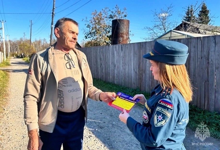 Заросший дачный участок - риск возникновения пожара! Заросший дачный участок - риск возникновения пожара!