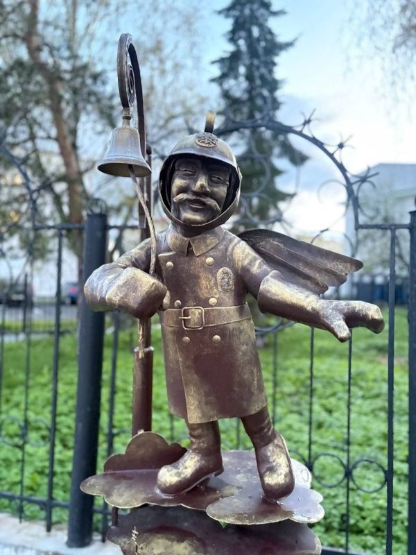 КУЛЬТУРА. Двенадцать ангелов Тобольска — Путешествие по истории города Исторический Тобольск предлагает уникальный маршрут по городу: задача состоит в том, чтобы найти двенадцать ангелов, спрятанных в разных уголках города КУЛЬТУРА. Двенадцать ангелов Тобольска — Путешествие по истории города Исторический Тобольск предлагает уникальный маршрут по городу: задача состоит в том, чтобы найти двенадцать ангелов, спрятанных в разных уголках города