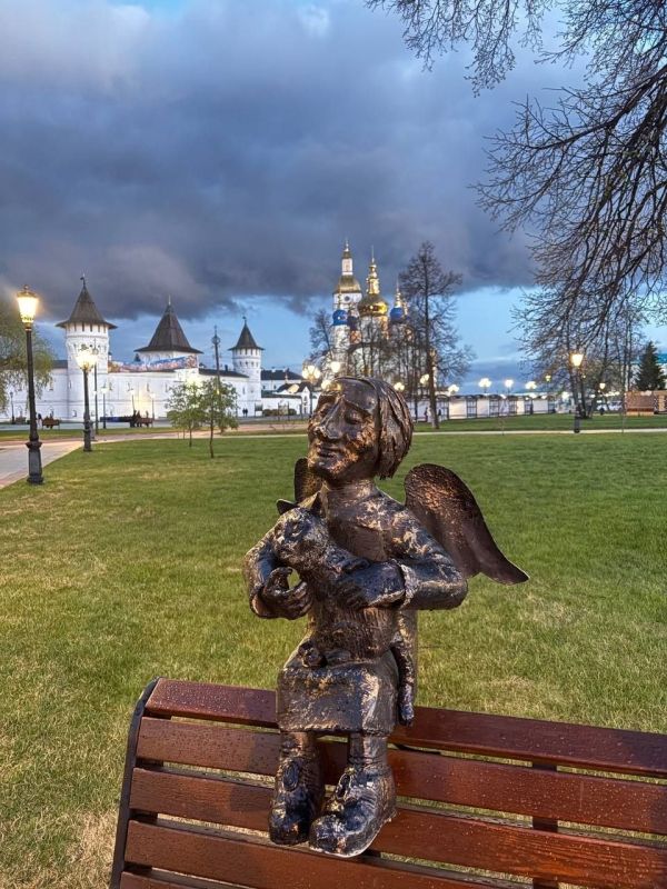 КУЛЬТУРА. Двенадцать ангелов Тобольска — Путешествие по истории города Исторический Тобольск предлагает уникальный маршрут по городу: задача состоит в том, чтобы найти двенадцать ангелов, спрятанных в разных уголках города КУЛЬТУРА. Двенадцать ангелов Тобольска — Путешествие по истории города Исторический Тобольск предлагает уникальный маршрут по городу: задача состоит в том, чтобы найти двенадцать ангелов, спрятанных в разных уголках города