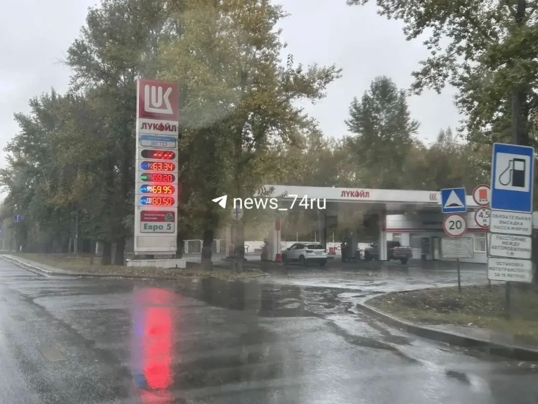 В Челябинске ждут Владимира Путина: как итог — на заправках бензина «сколько душе угодно», город убирают от мусора В Челябинске ждут Владимира Путина: как итог — на заправках бензина «сколько душе угодно», город убирают от мусора