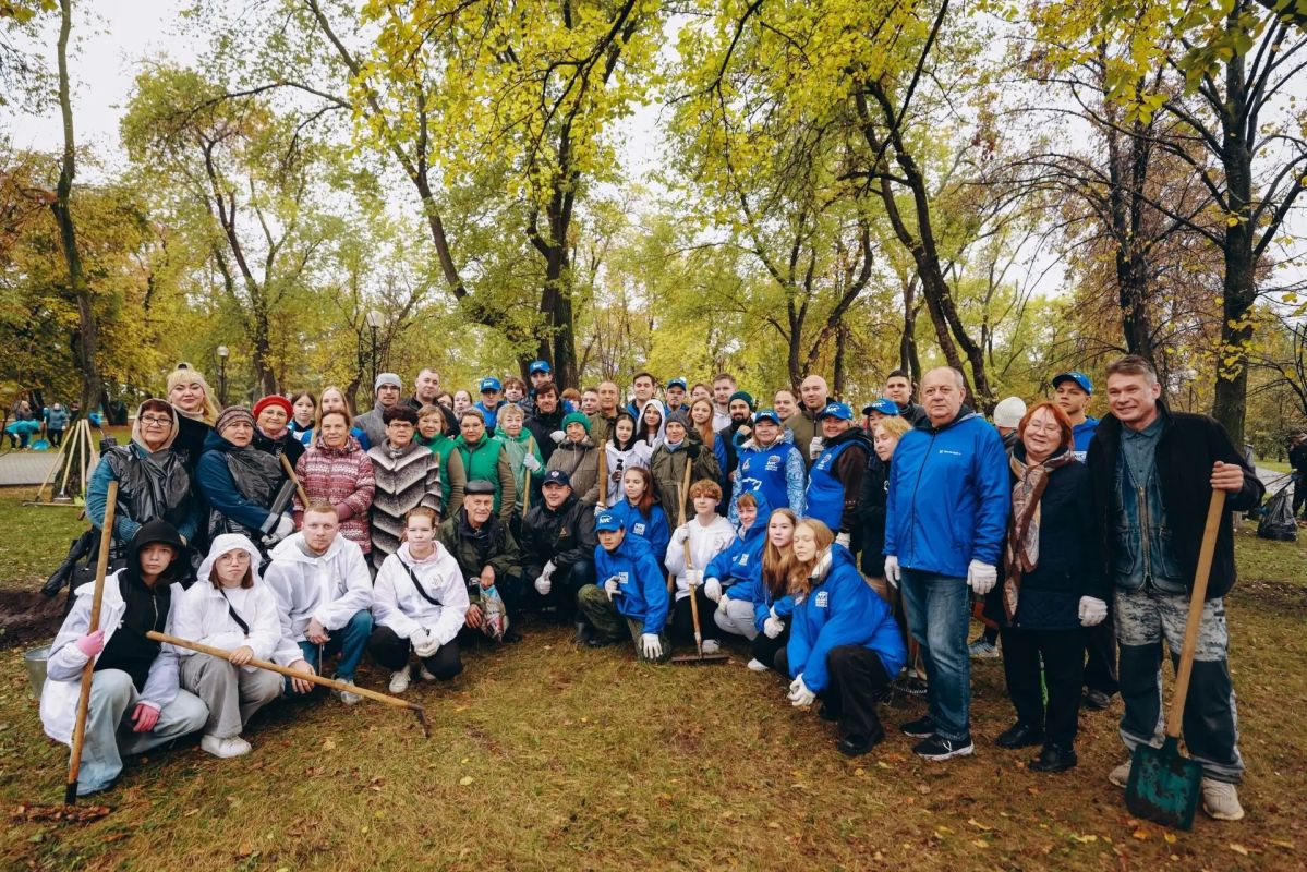 Максим Афанасьев: Сегодня во время субботника в сквере «Комсомольский» дождь прекратился! Это стало отличным знаком для нашего городского фестиваля «Чистый город — общее дело» Максим Афанасьев: Сегодня во время субботника в сквере «Комсомольский» дождь прекратился! Это стало отличным знаком для нашего городского фестиваля «Чистый город — общее дело»