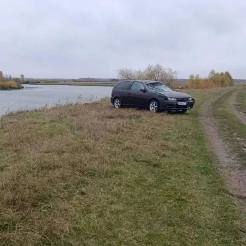 Тюменка въехала на машине в реку и погибла