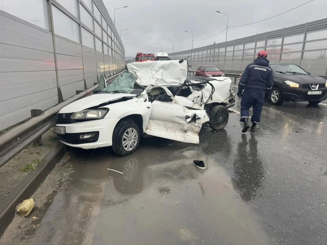 ДТП. 3 октября на 18 км автодороги Тюмень — Омск произошло столкновение легкового и грузового автомобилей