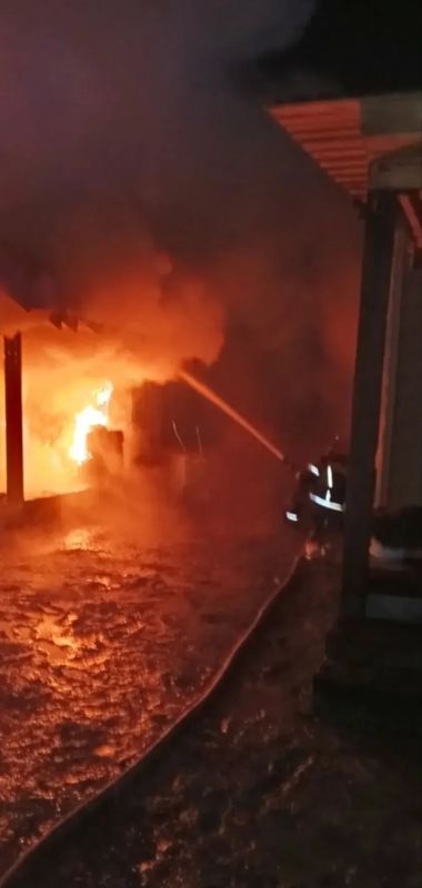 В Тюменской области из-за короткого замыкания сгорела хозпостройка В Тюменской области из-за короткого замыкания сгорела хозпостройка