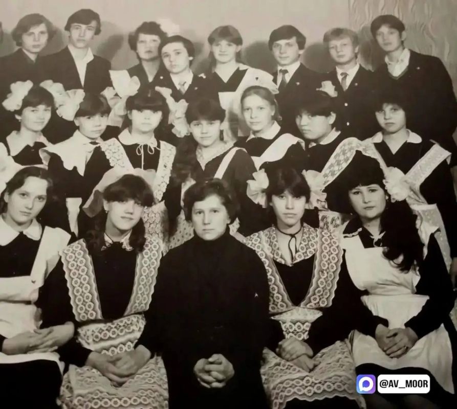 Александр Моор: С Днём учителя!. На фото – моя мама, Алевтина Нестеровна Александр Моор: С Днём учителя!. На фото – моя мама, Алевтина Нестеровна