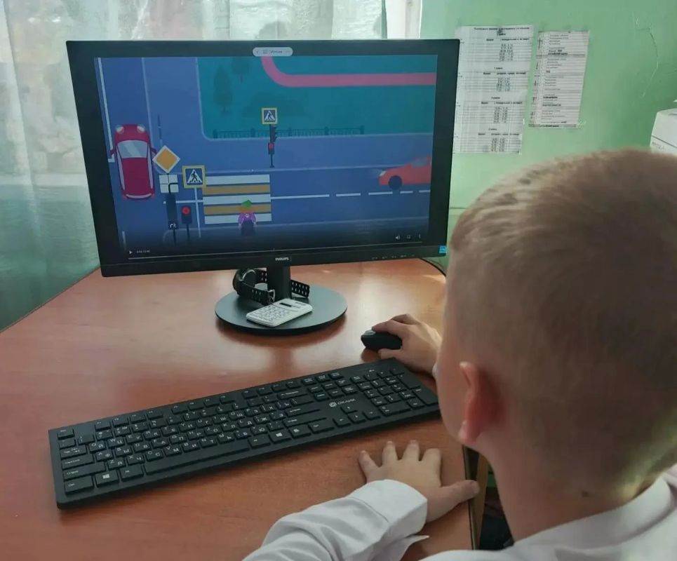 Школьники из Тюменской области принимают участие во Всероссийской онлайн-олимпиаде «Безопасные дороги», которая стартовала на образовательной платформе Учи.ру. Организаторы олимпиады – Госавтоинспекция МВД России, Минтранс... Школьники из Тюменской области принимают участие во Всероссийской онлайн-олимпиаде «Безопасные дороги», которая стартовала на образовательной платформе Учи.ру. Организаторы олимпиады – Госавтоинспекция МВД России, Минтранс...