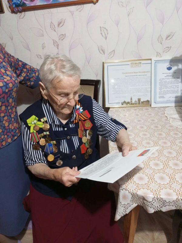 Сегодня, 6 октября, Вере Иосифовне Созоновой, ветерану Великой Отечественной войны (жителю блокадного Ленинграда), исполнилось 92 года Сегодня, 6 октября, Вере Иосифовне Созоновой, ветерану Великой Отечественной войны (жителю блокадного Ленинграда), исполнилось 92 года