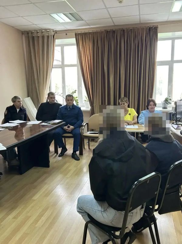Ялуторовский межрайонный прокурор принял участие в заседании территориальной комиссии по делам несовершеннолетних и защите их прав
