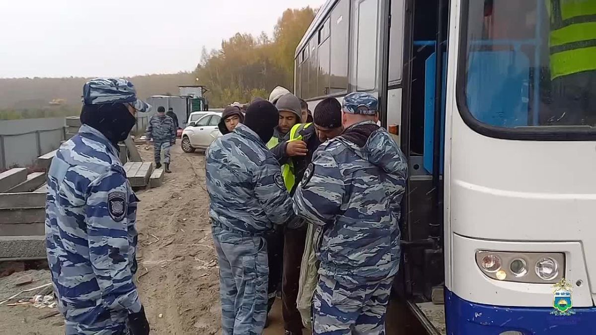 36 нарушений миграционного законодательства выявили тюменские полицейские в ходе проверок