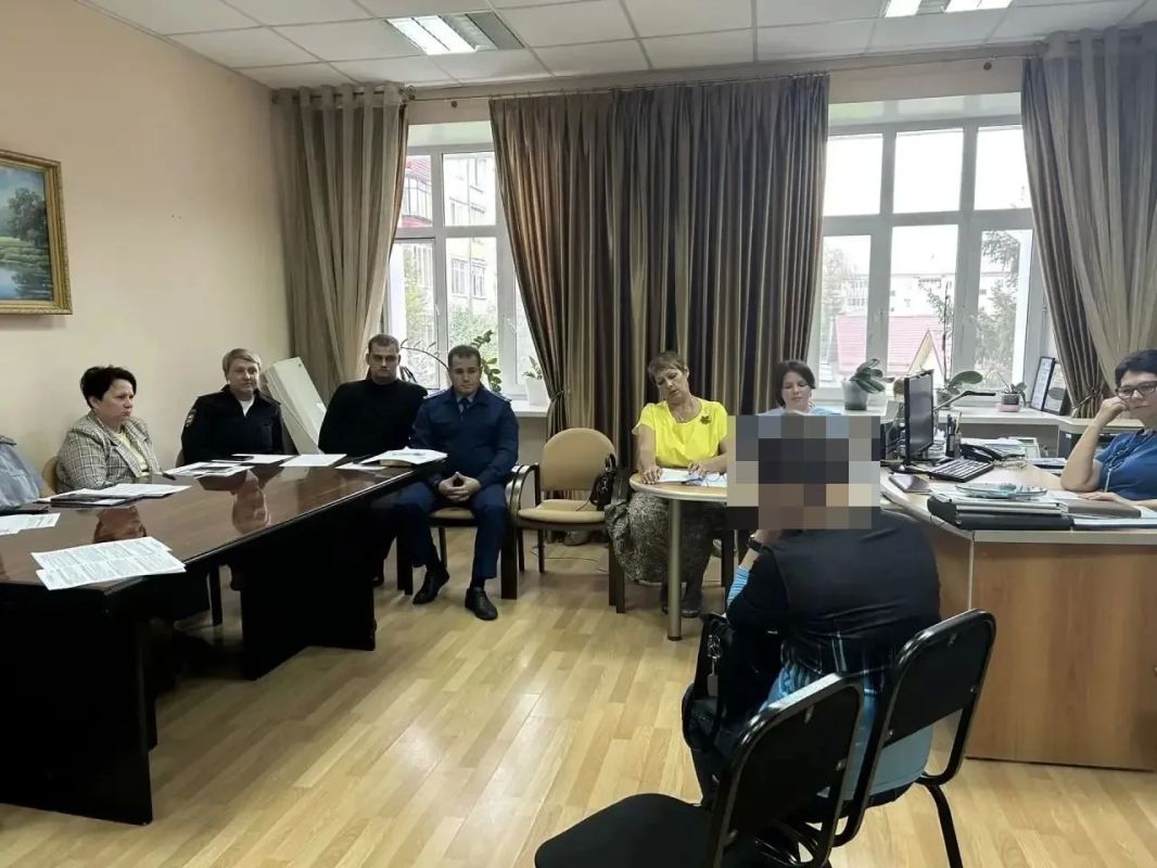 Ялуторовский межрайонный прокурор принял участие в заседании территориальной комиссии по делам несовершеннолетних и защите их прав Ялуторовский межрайонный прокурор принял участие в заседании территориальной комиссии по делам несовершеннолетних и защите их прав