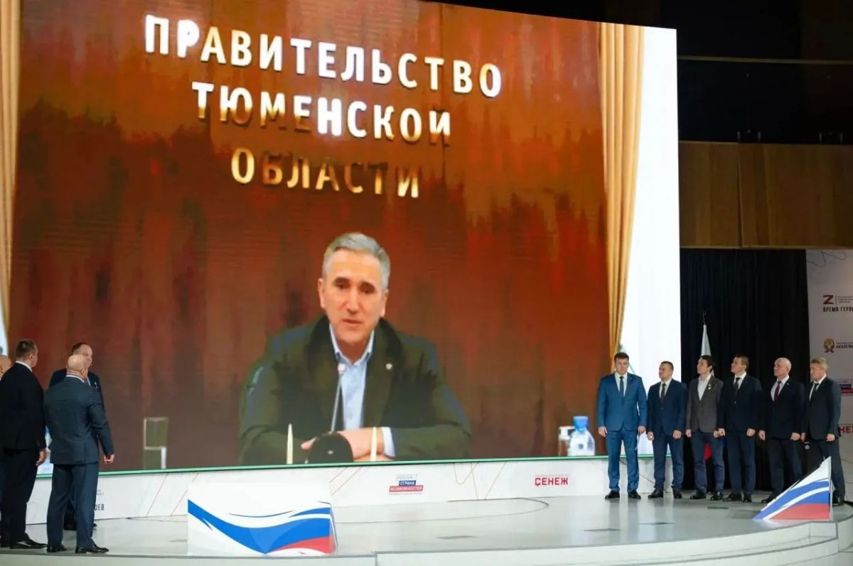 Александр Моор оценил проекты участников программы «Время героев» Александр Моор оценил проекты участников программы «Время героев»