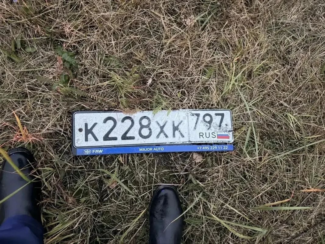 Водитель каршерингового авто, которое обнаружили тюменцы в овраге, скрылся с места аварии Водитель каршерингового авто, которое обнаружили тюменцы в овраге, скрылся с места аварии