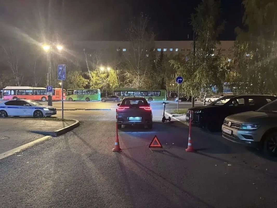 Две школьницы попали в ДТП на электросамокате Две школьницы попали в ДТП на электросамокате