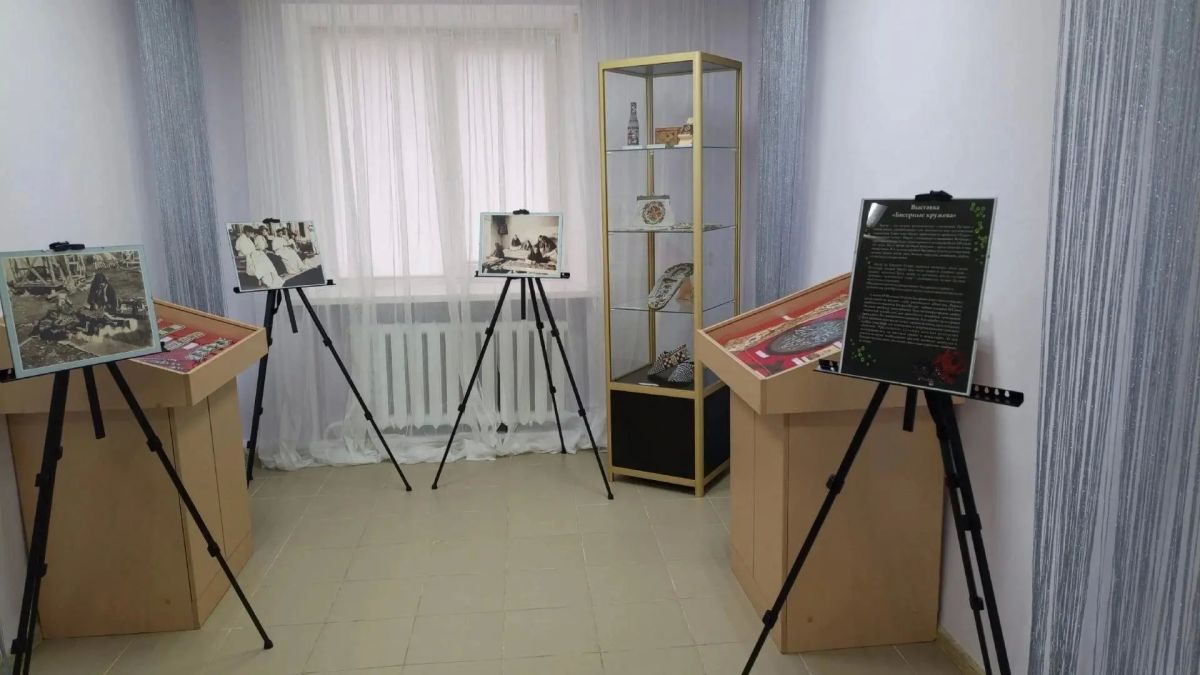 В Викулово открылась выставка «Бисерные кружева» из фондов Тобольского музея-заповедника