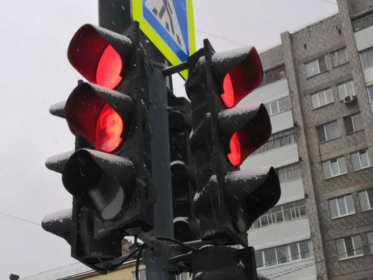 В Тюмени 15 октября отключат светофоры на 2 перекрёстках