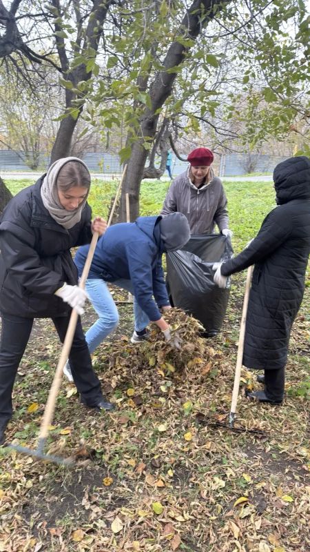 Тобольск становится чище и уютнее, когда к делу подключаются предприятия! ООО «Новострой» во главе с директором Артуром Оганисяном организовало субботник в районе перекрестка улиц Кондинская и Доронина Тобольск становится чище и уютнее, когда к делу подключаются предприятия! ООО «Новострой» во главе с директором Артуром Оганисяном организовало субботник в районе перекрестка улиц Кондинская и Доронина