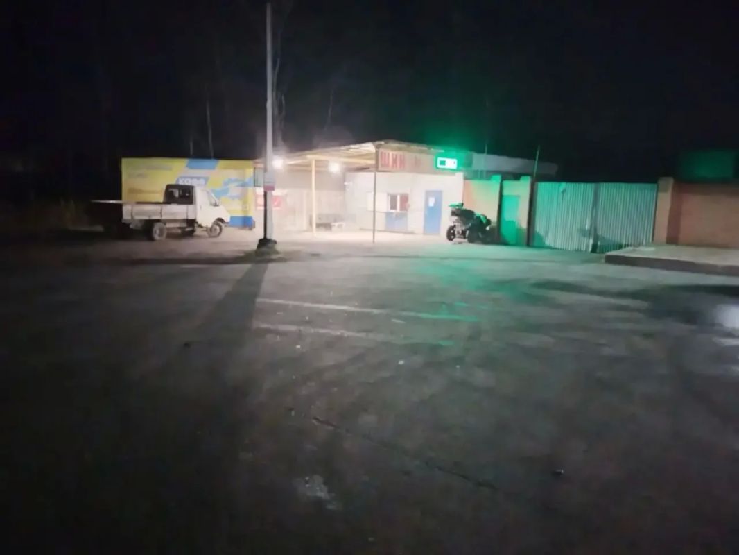 Квадроцикл с тремя подростками въехал в забор в пос.Винзили Квадроцикл с тремя подростками въехал в забор в пос.Винзили