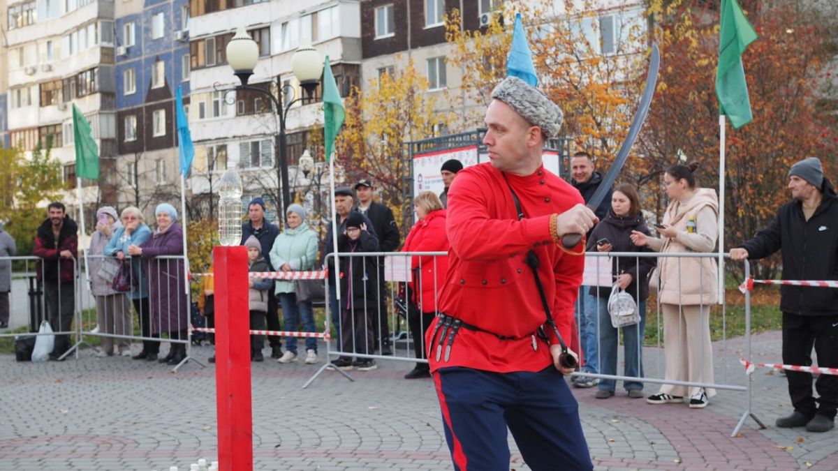 В Тюмени провели турнир по рубке шашкой в память о погибших казаках В Тюмени провели турнир по рубке шашкой в память о погибших казаках
