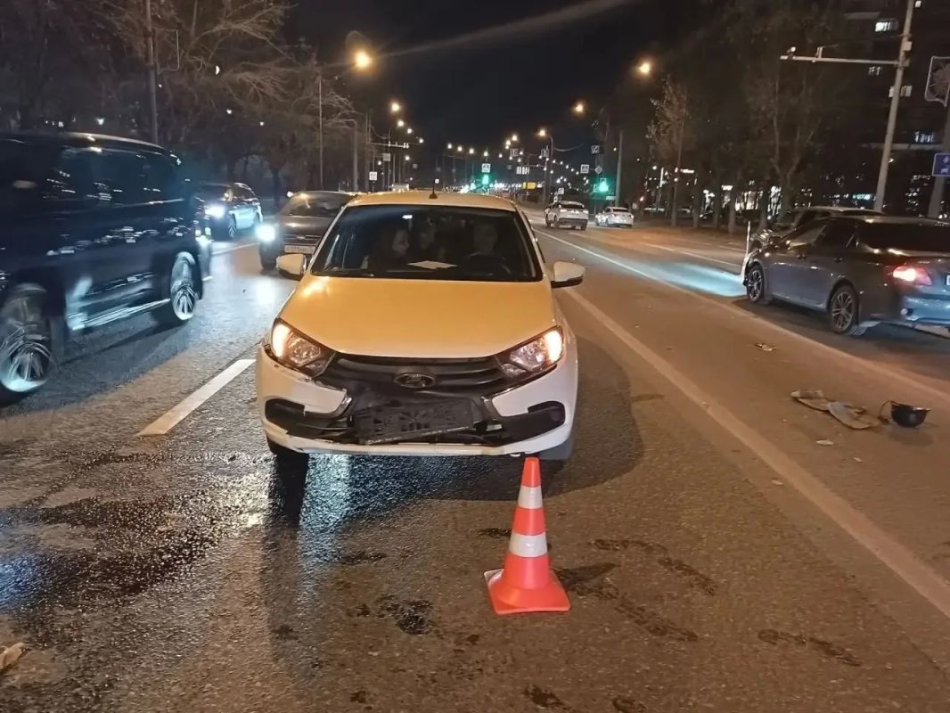 В Тюмени школьник на питбайке сбил пешехода, в больнице оба В Тюмени школьник на питбайке сбил пешехода, в больнице оба