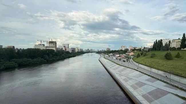 Уровень реки Туры в Тюмени продолжает расти — за сутки, с 22 на 23 октября 2026 года, он поднялся ещё на 5 см и теперь достиг отметки в 551 см