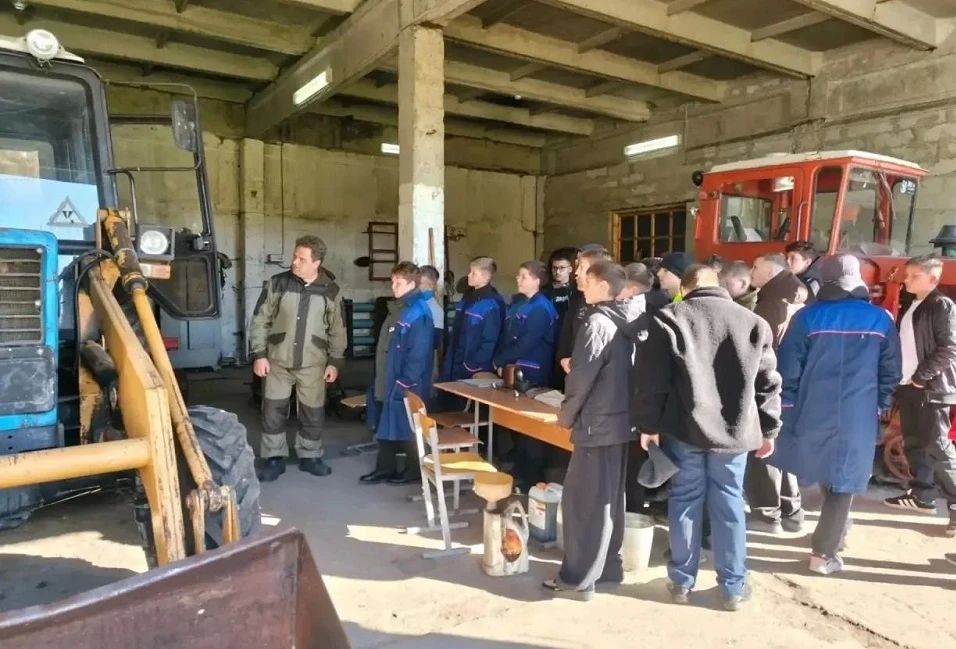 В Ишимском многопрофильном техникуме (отделение в с. Казанское) прошёл день открытых дверей — и старшеклассники не просто посмотрели техникум, а «примерили» профессии на себя В Ишимском многопрофильном техникуме (отделение в с. Казанское) прошёл день открытых дверей — и старшеклассники не просто посмотрели техникум, а «примерили» профессии на себя