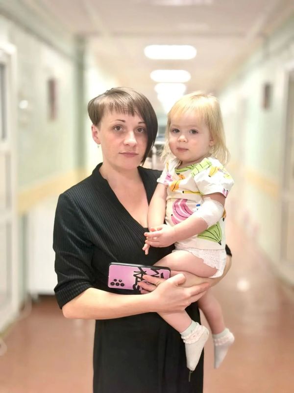 Тюменские врачи спасли годовалую девочку, которая вдохнула арахис