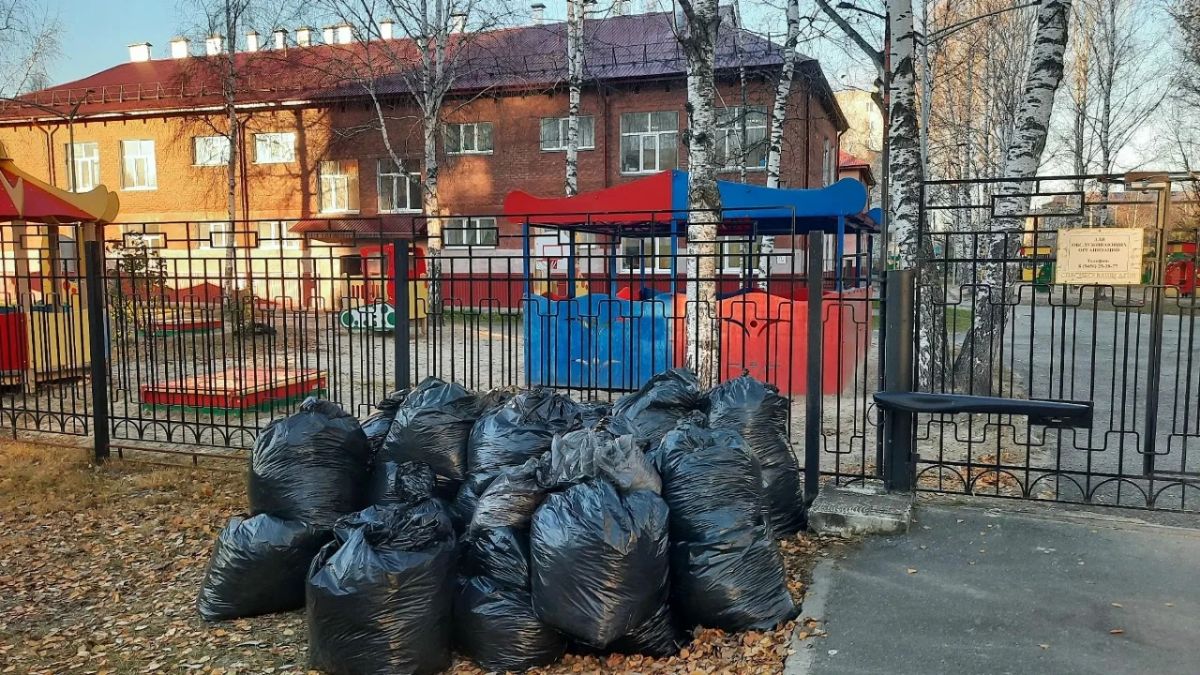 Тобольск становится чище! Общегородской субботник продолжается Тобольск становится чище! Общегородской субботник продолжается