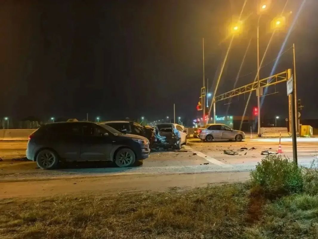 ДТП в день автомобилиста: 6 авто столкнулись накануне на 20м километре трассы «Обход г. Тюмени» ДТП в день автомобилиста: 6 авто столкнулись накануне на 20м километре трассы «Обход г. Тюмени»