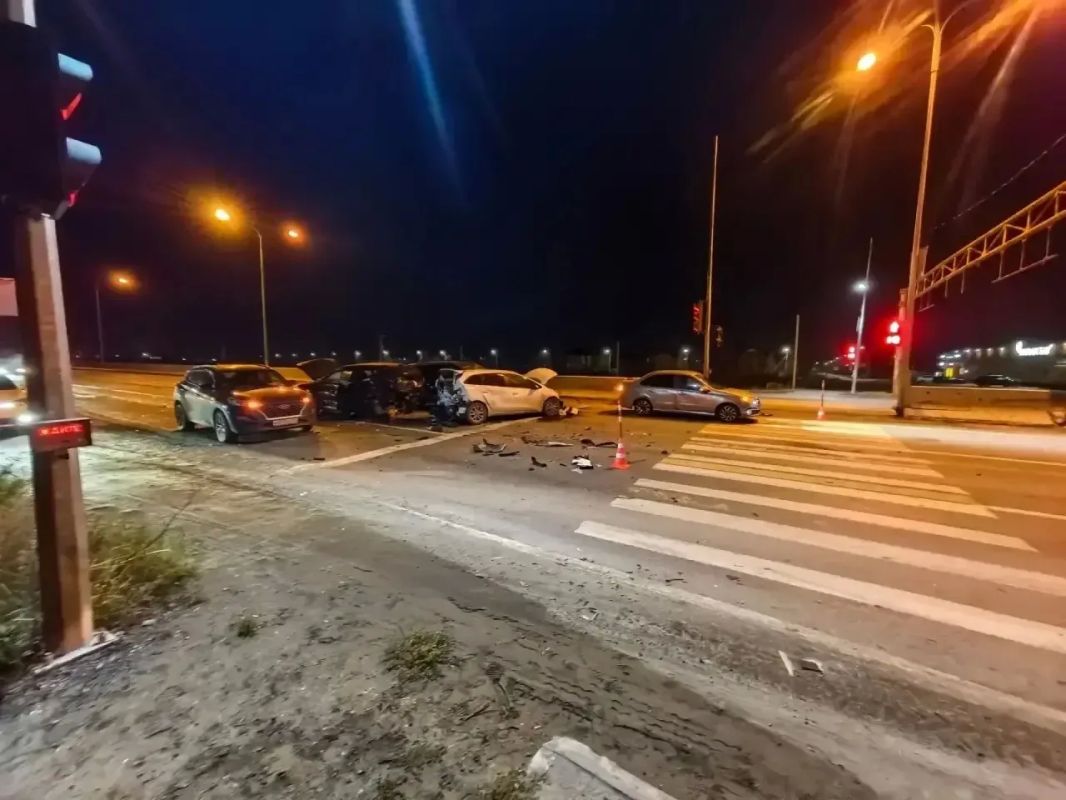 Побила 6 автомобилей, от освидетельствования на алкоголь и наркотики отказалась Побила 6 автомобилей, от освидетельствования на алкоголь и наркотики отказалась