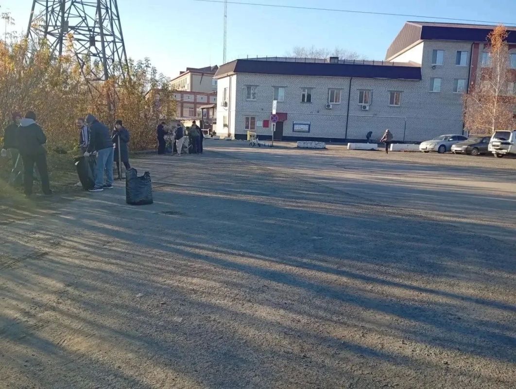 Стало чище и уютнее ещё в одном из уголков Ленинского округа Тюмени! Стало чище и уютнее ещё в одном из уголков Ленинского округа Тюмени!