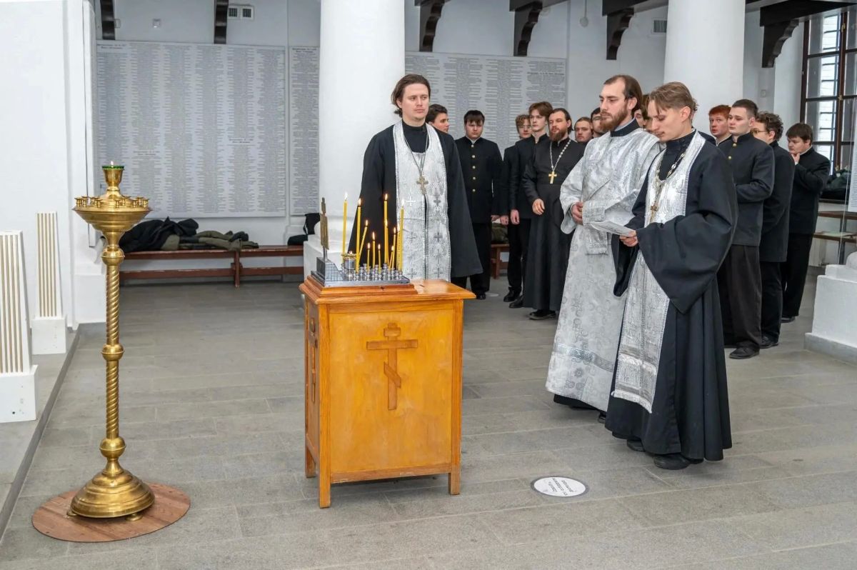 В День памяти жертв политических репрессий в Тобольском тюремном замке прошли памятные мероприятия В День памяти жертв политических репрессий в Тобольском тюремном замке прошли памятные мероприятия