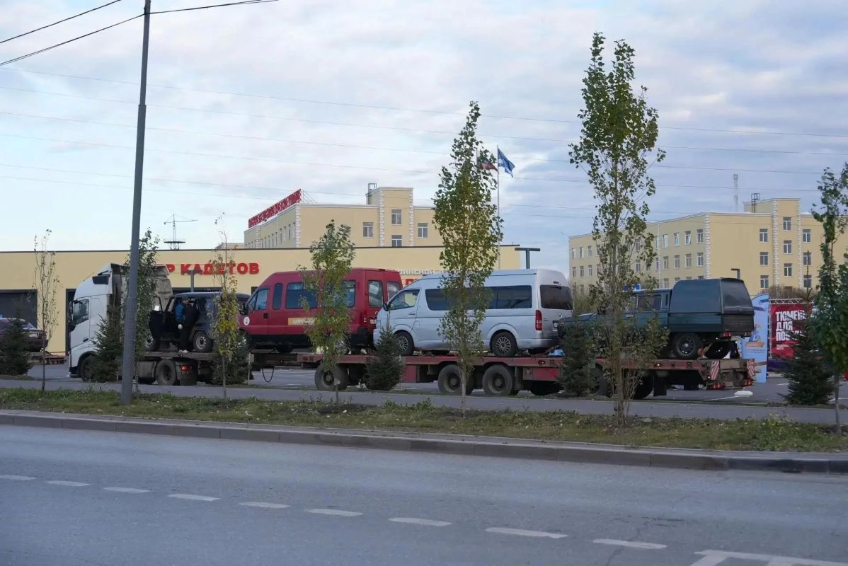 Из Тюмени отправили гуманитарный груз в зону СВО Из Тюмени отправили гуманитарный груз в зону СВО