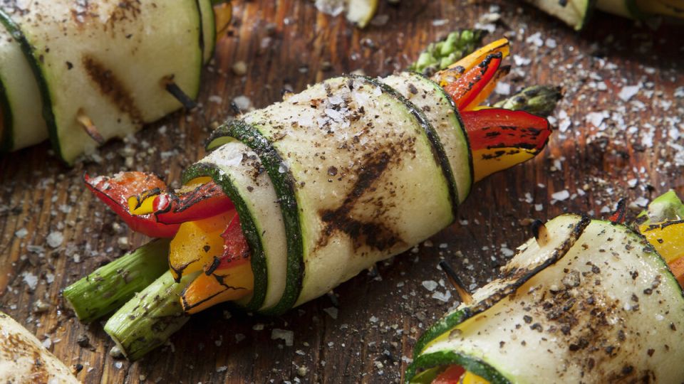 Летние овощные рулетики: идеальная закуска с гриля