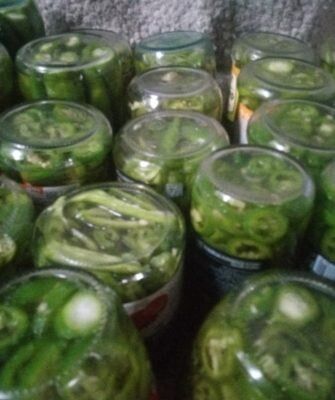 Уникальный рецепт консервирования острого перца: меньше уксуса, больше вкуса