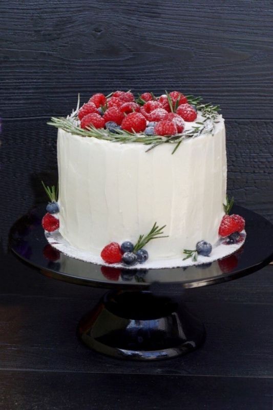 Как разрешить вопрос с перевесом свадебного торта?