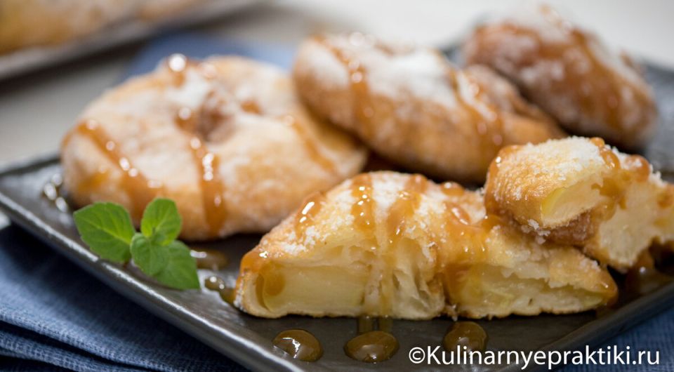 Вкусные десерты за 20 минут: Яблочные пончики без дрожжей