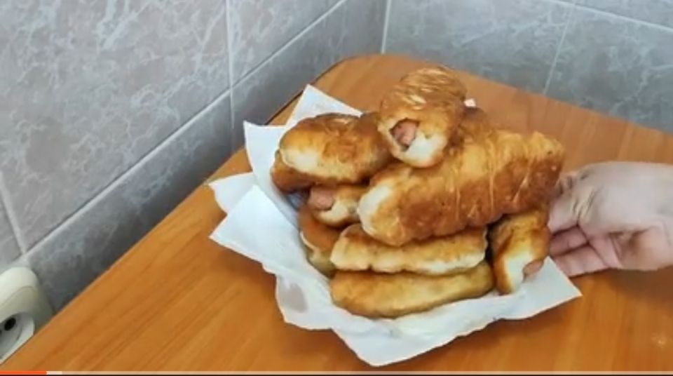 Как приготовить сосиски в тесте: вкусный и быстрый рецепт